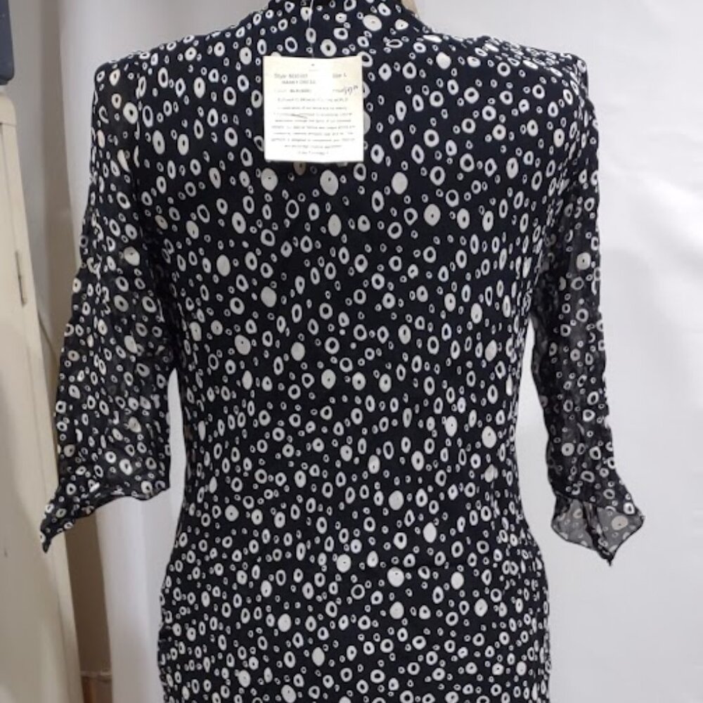 PUTUMAYO NWT BLUE AND IVORY CIRCLES SPOTS GAUZY SHEER LINED ASYMMETRIC HEM L - Picture 3 of 13